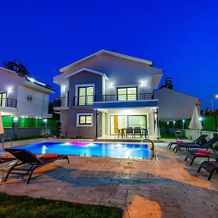 Villa Meropis 别墅